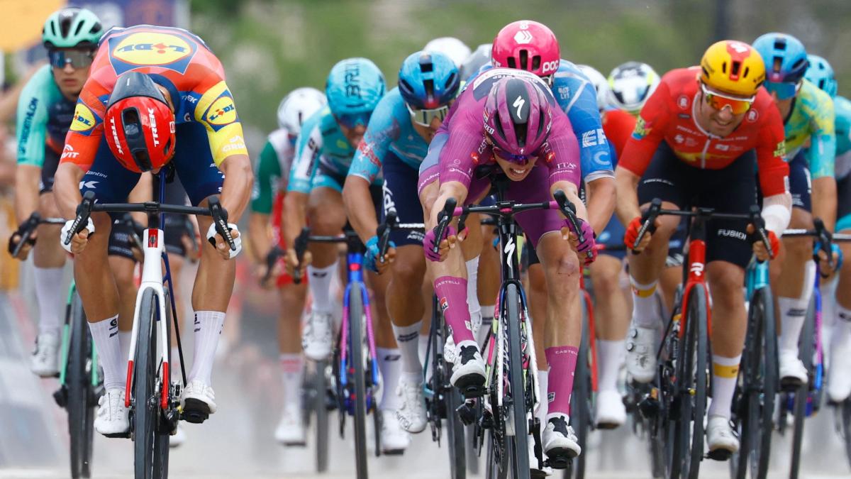 LIVE Giro d'Italia: alle 13.40 la prima tappa italiana, 138 chilometri da Catanzaro a Cosenza