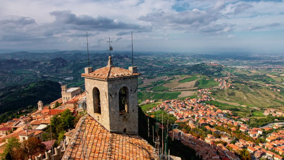 A San Marino ci sono veramente più auto che cittadini?
