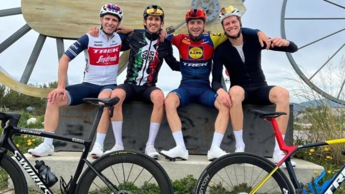 il cavaliere nero e la maglia rosa sinner e ciccone vincenti e amici oltre lo sport da Gazzetta.it il cavaliere nero e la maglia rosa sinner e ciccone vincenti e amici oltre lo sport
