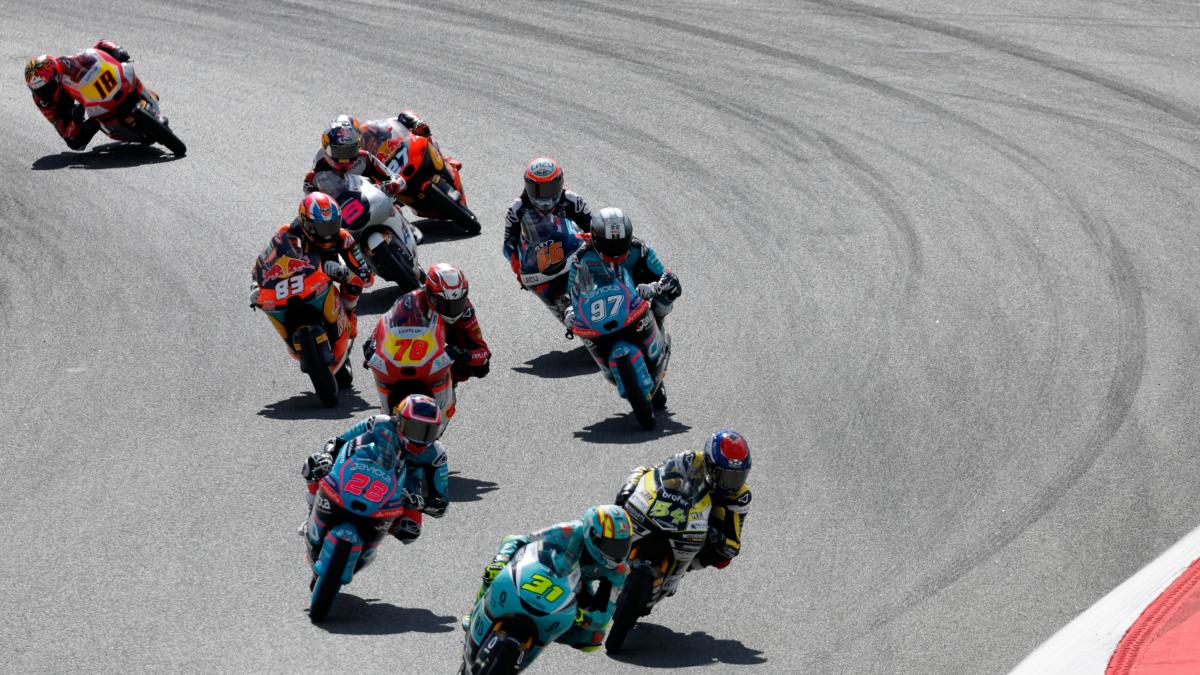 Moto3 Catalogna, magia Quiles: doppio sorpasso, beffati Munoz e Carpe