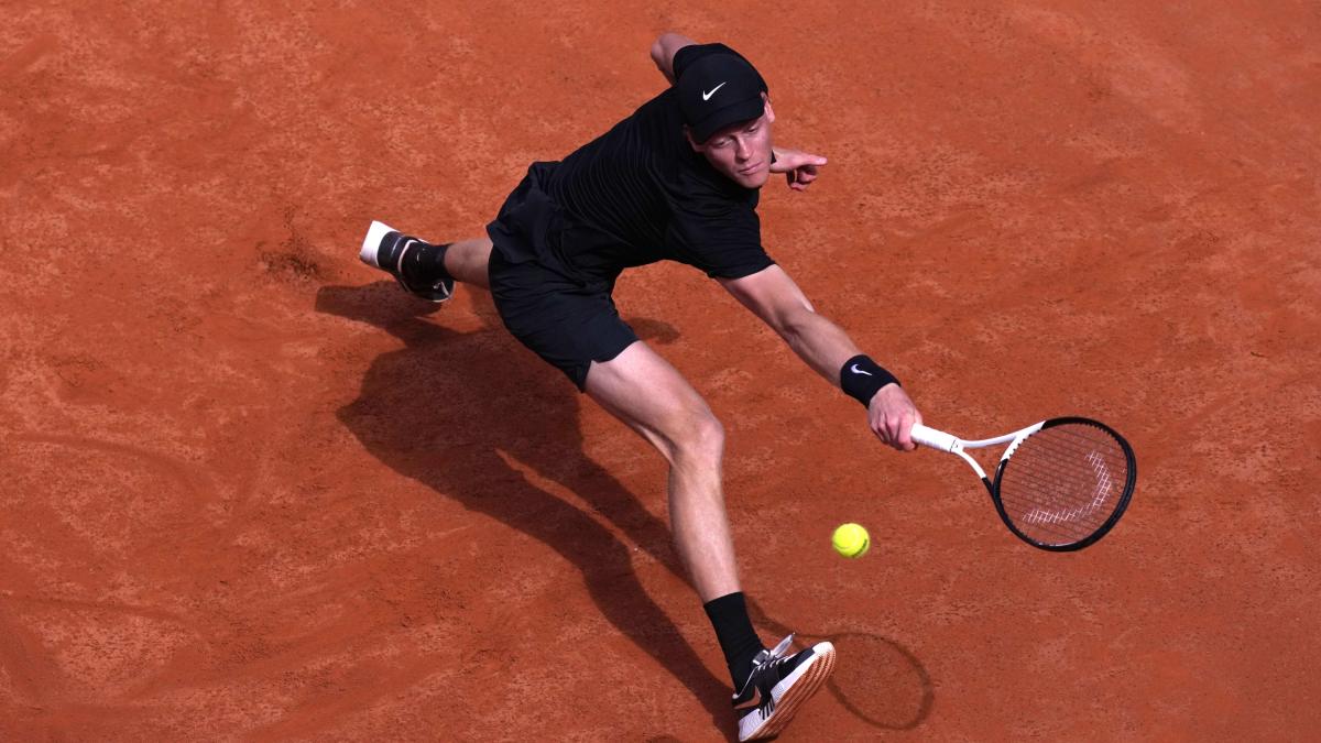 pioggia sudore papi laici e papi campioni roma la grande bellezza sporca di terra da Gazzetta.it pioggia sudore papi laici e papi campioni roma la grande bellezza sporca di terra
