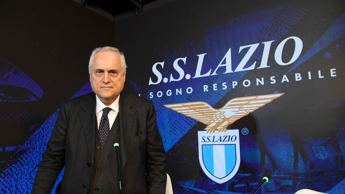 Lotito blocca Sarri. E per il futuro guarda all'estero