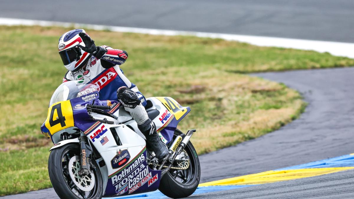 Freddie Spencer e la Honda Nsr500 di nuovo in pista