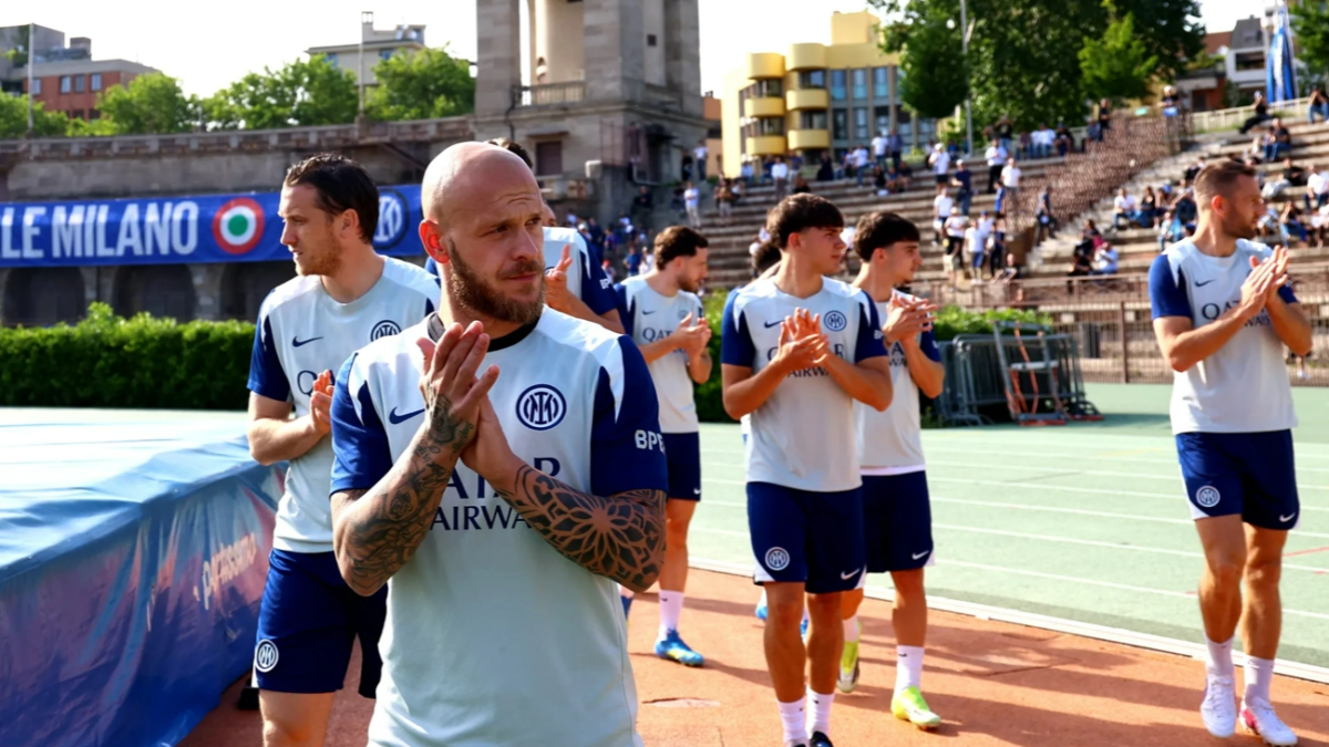 inter che festa all arena civica marotta noi gli unici di milano con due stelle da Gazzetta.it inter che festa all arena civica marotta noi gli unici di milano con due stelle