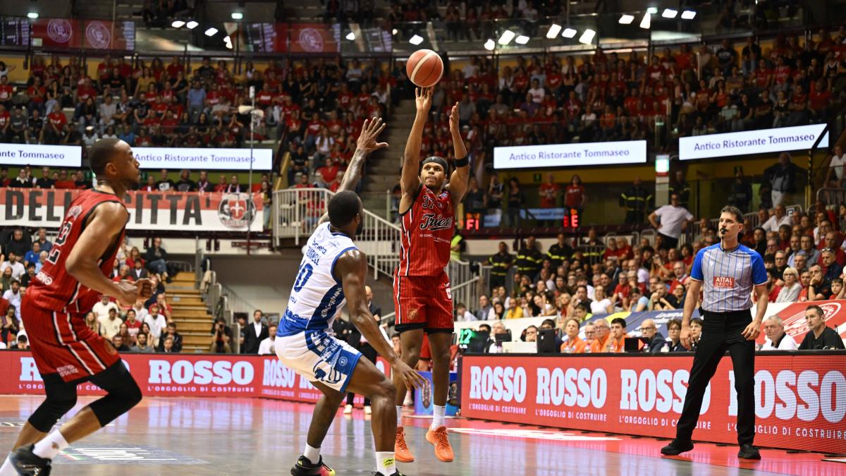 Playoff, quarti: Milano è già in semifinale, 3-0 a Reggio. Brescia 2-1 su Trieste