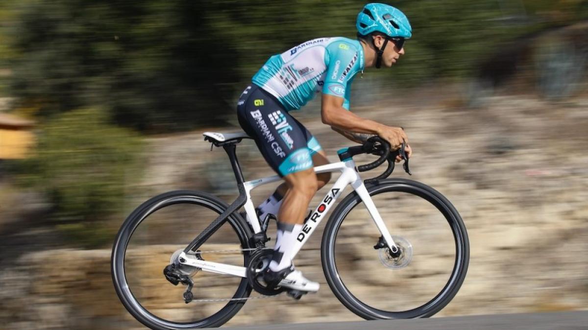 clamoroso al giro testata a un collega zanoncello mandato a casa da Gazzetta.it clamoroso al giro testata a un collega zanoncello mandato a casa