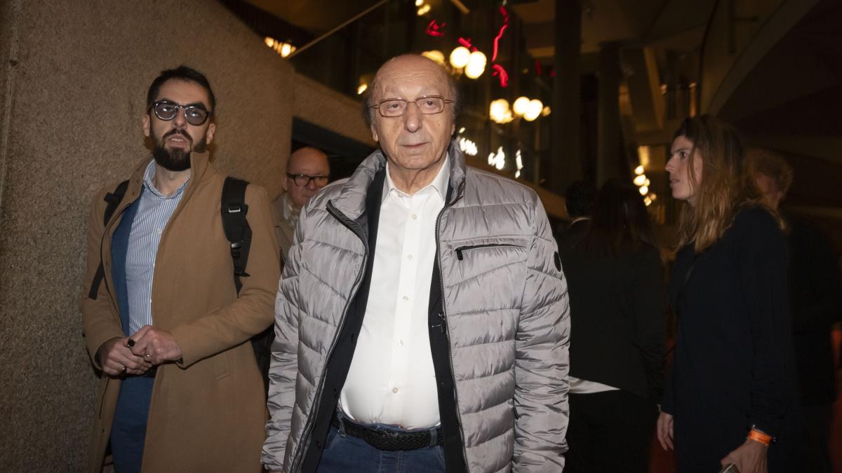 paura al funerale della moglie di luciano moggi aggredito il parroco tre i feriti da Gazzetta.it paura al funerale della moglie di luciano moggi aggredito il parroco tre i feriti