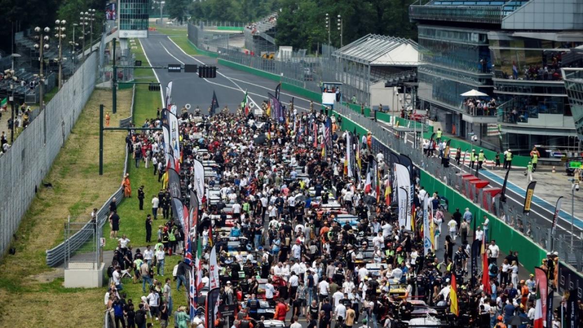monza torna il gt world challenge ci sono rossi sulla bmw e arthur leclerc in ferrari da Gazzetta.it monza torna il gt world challenge ci sono rossi sulla bmw e arthur leclerc in ferrari