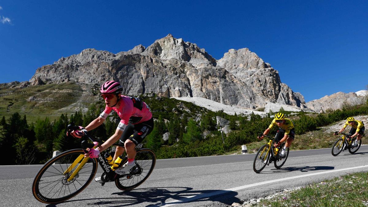 Giro d'Italia, Hindley sale al 3° posto: come cambia la classifica dopo la 19ª tappa