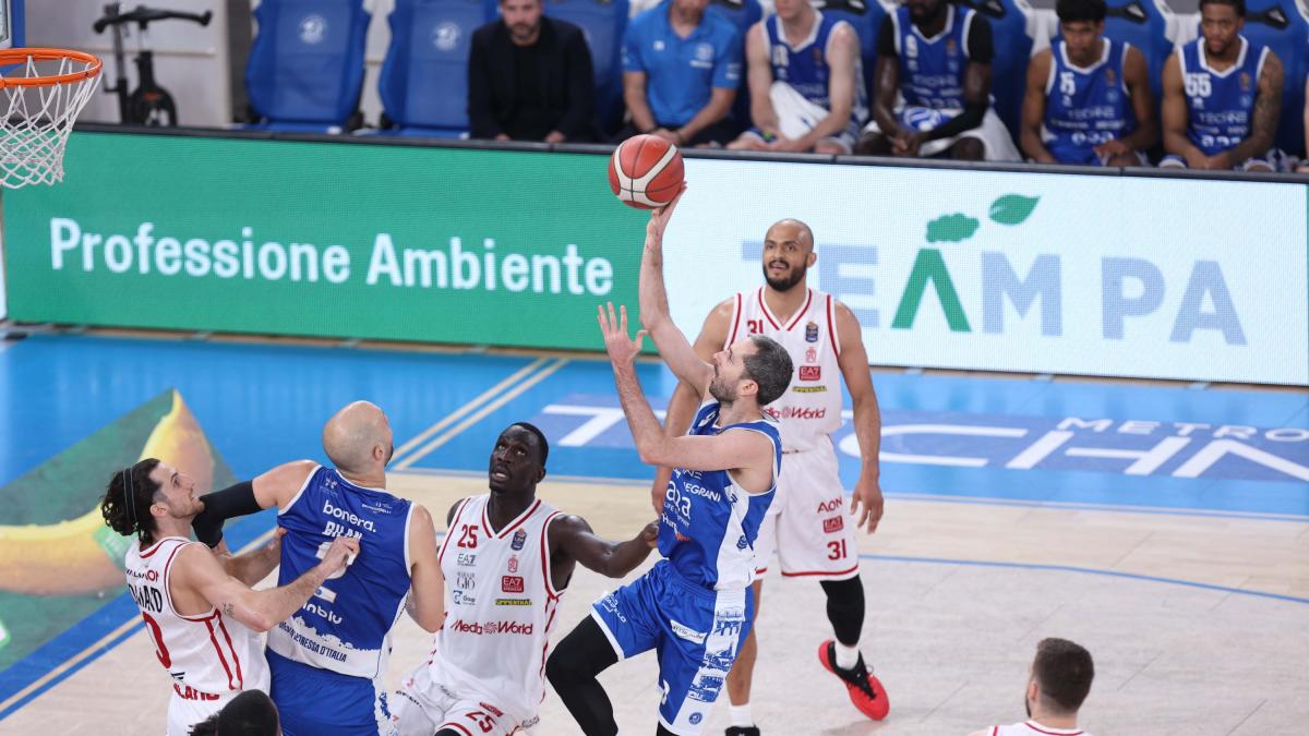 Semifinale scudetto: super Della Valle, Brescia va sull'1-1 con Milano