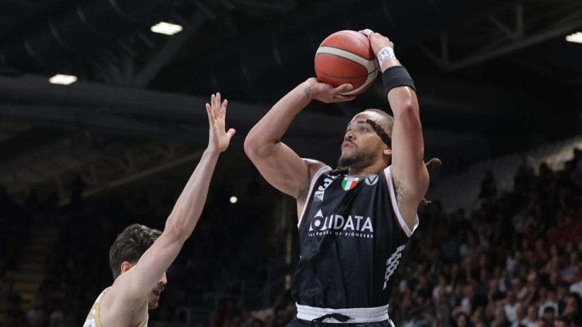 La Virtus Bologna domina gara 2: Edwards da sogno, serie con Venezia in parità
