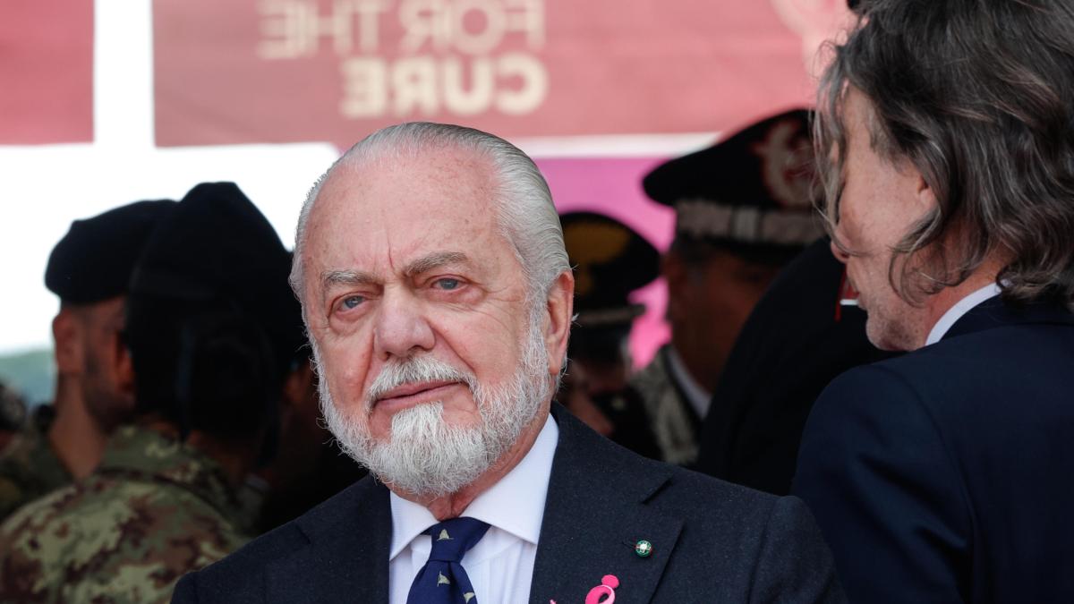 De Laurentiis show: "Tranquillo Napoli, ci sono io. De Bruyne-Lukaku via? Il mondo è pieno di calciatori..."