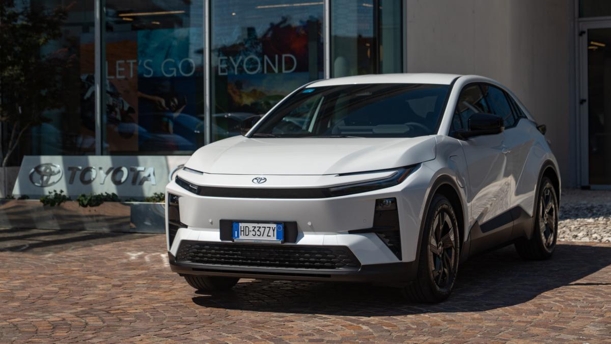 Auto elettriche: Toyota, presto la piccola per l'E