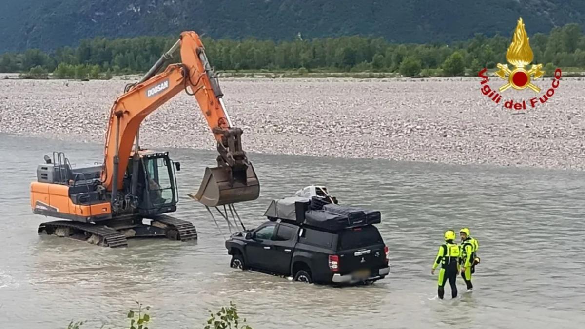 Provano ad attraversare il fiume Tagliamento e restano blocc