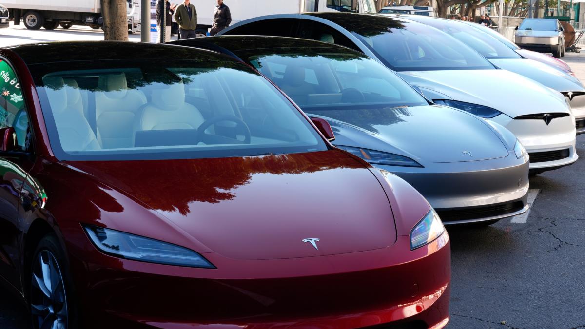auto che guida da sola tesla sotto accusa da Gazzetta.it auto che guida da sola tesla sotto accusa