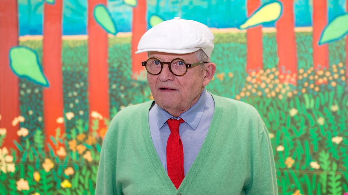 Lutto nel mondo dell'arte: il pittore inglese David Hockney si è spento a 88 anni