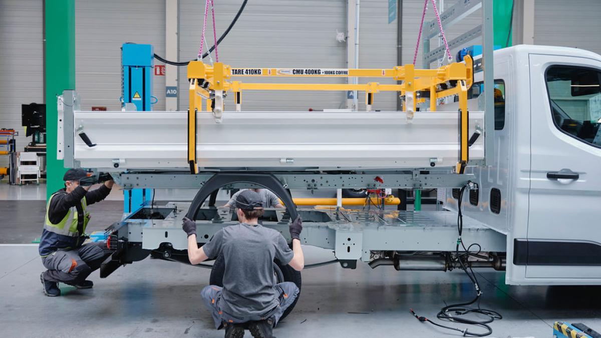Renault: così si trasformano i veicoli commerciali
