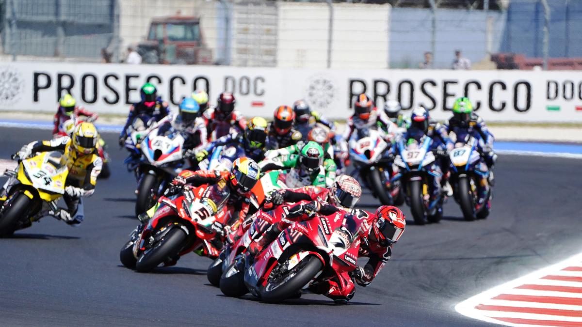 superbike misano gara 2 bulega vince e va quota 25 da Gazzetta.it superbike misano gara 2 bulega vince e va quota 25