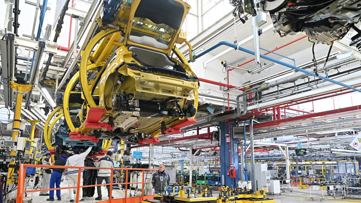 Stellantis, 5 miliardi per l'Italia. Quali auto sono in arrivo