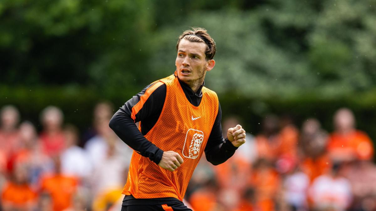 de roon che beffa prendere gol di testa dal giappone dumfries al real molto contenti per lui da Gazzetta.it de roon che beffa prendere gol di testa dal giappone dumfries al real molto contenti per lui