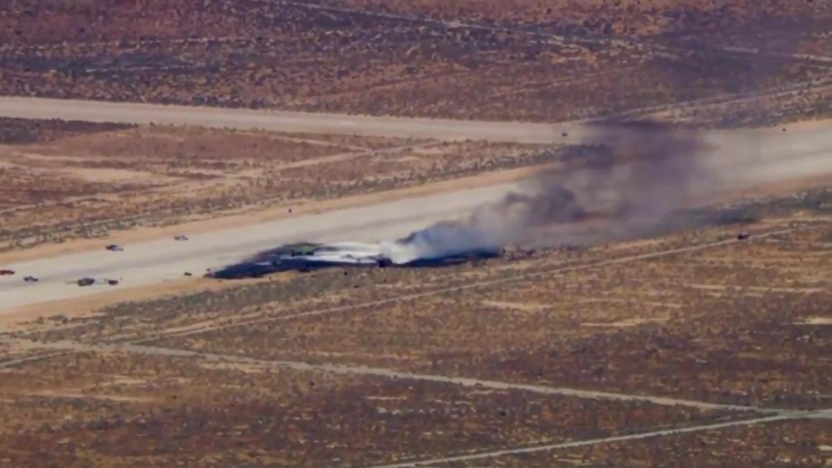 boeing b 52 precipita in california almeno 8 morti da Gazzetta.it boeing b 52 precipita in california almeno 8 morti