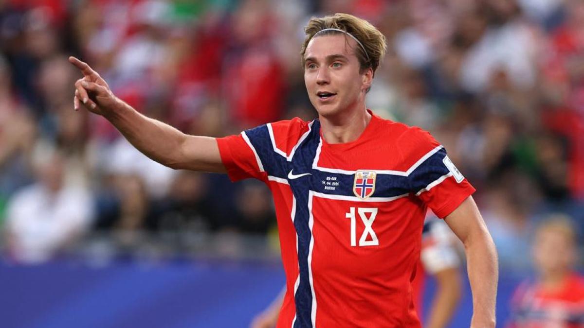 thorstvedt con carnevali sar224 una juve da scudetto il gol all iraq lo voglio 232 mio da Gazzetta.it thorstvedt con carnevali sar224 una juve da scudetto il gol all iraq lo voglio 232 mio