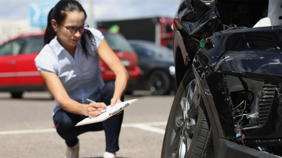 Assicurazione auto: prezzi in aumento, quanto costa la Rca