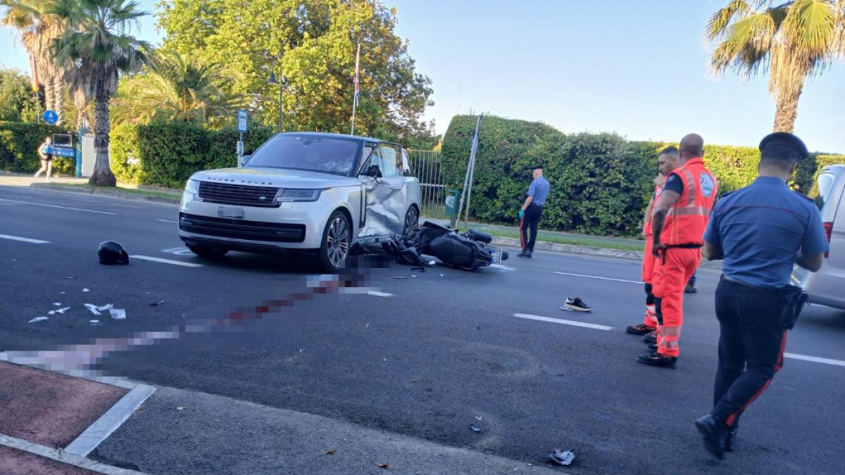 Scooter contro Suv, morto 17enne. Fuggono i passeggeri dell'auto