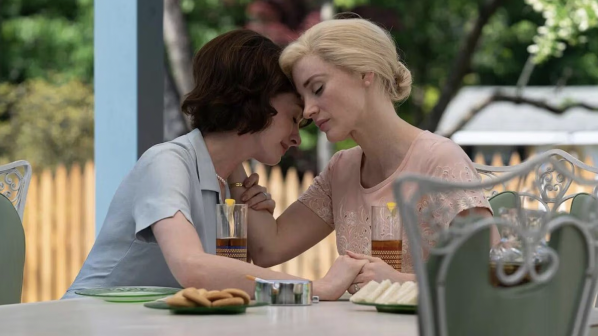 Mother's Instinct, il film thriller con Anne Hathaway stasera su Rai 2