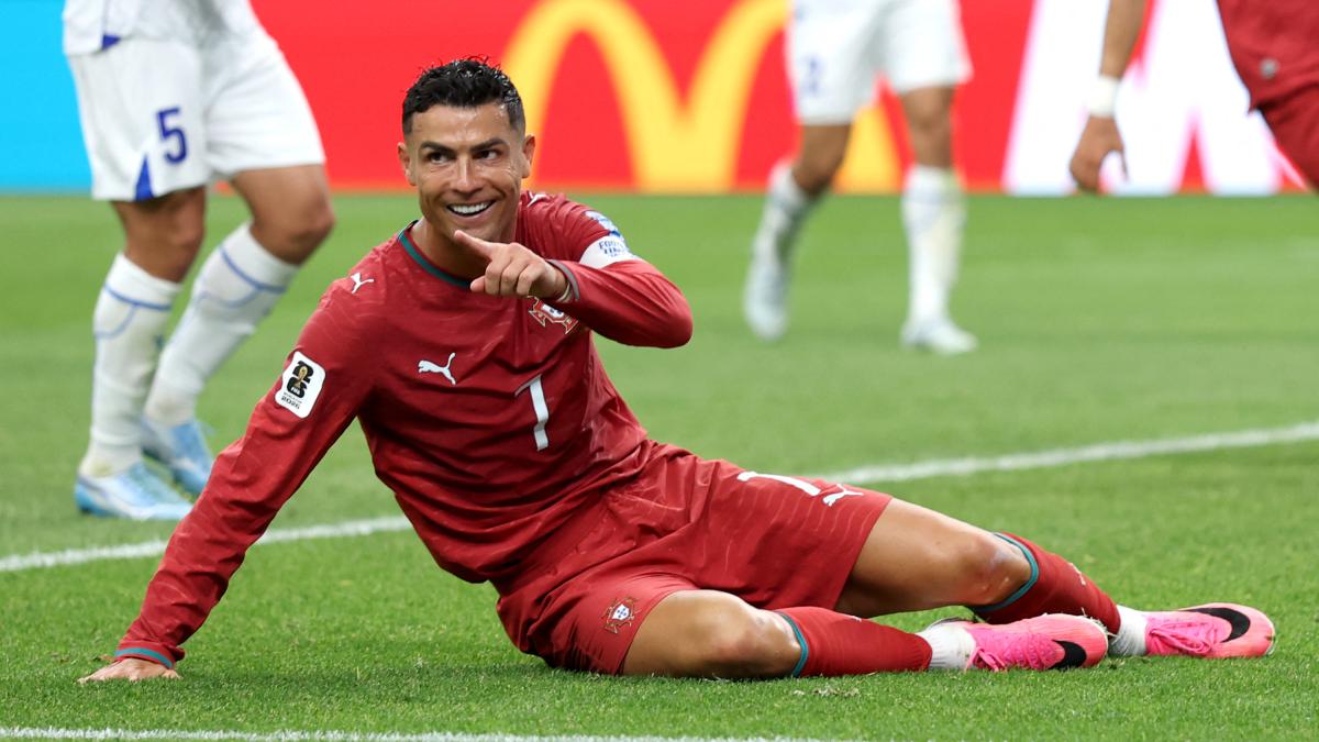 CR7, sei Mondiali in gol: "Dite che sono vecchio. Voi parlate, io continuo a segnare..."