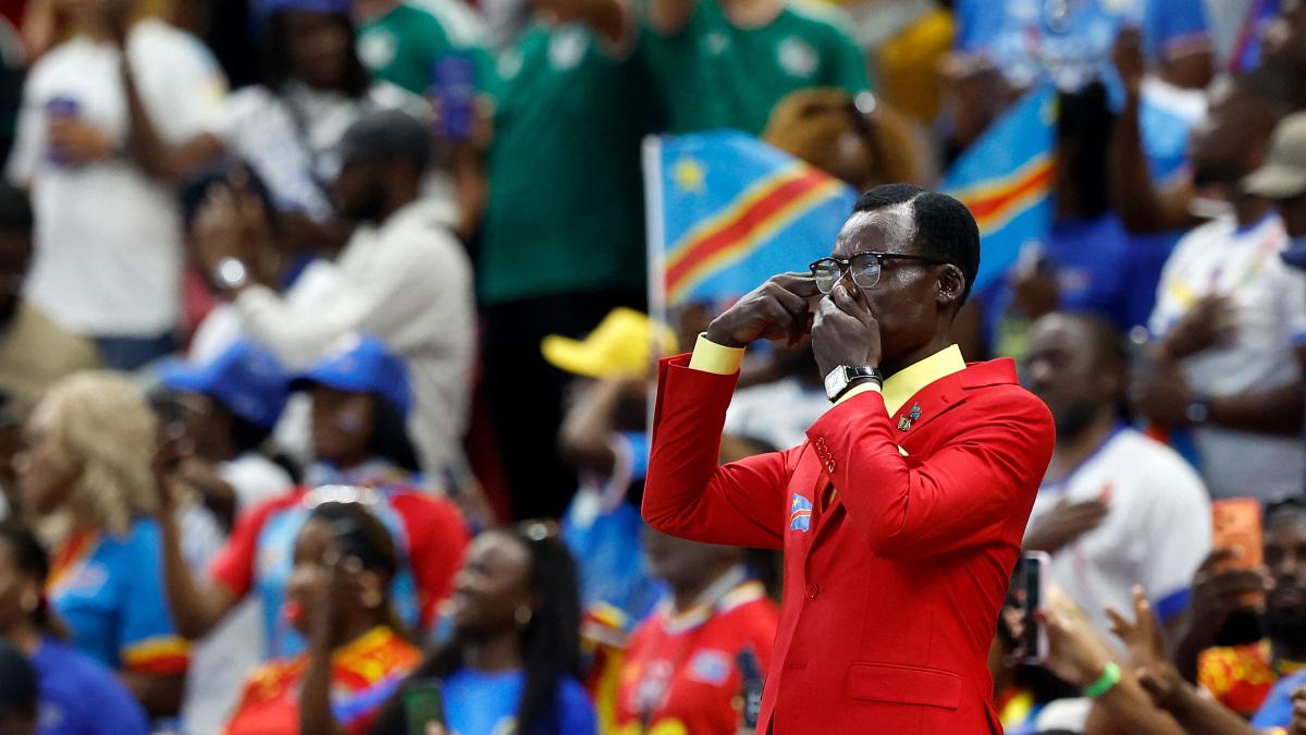 LIVE Mondiale: il debutto di Lumumba, la statua vivente. Spence si rifiuta di stringere la mano a Partey