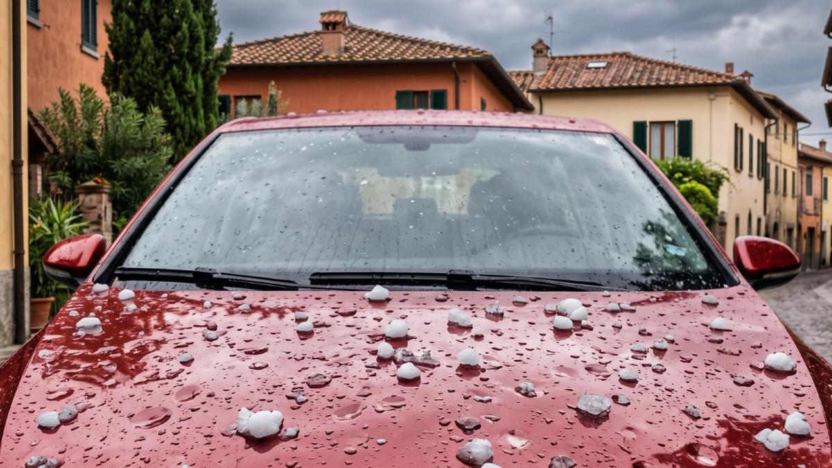 Auto danneggiata dalla grandine: quanto costa riparare la carrozzeria