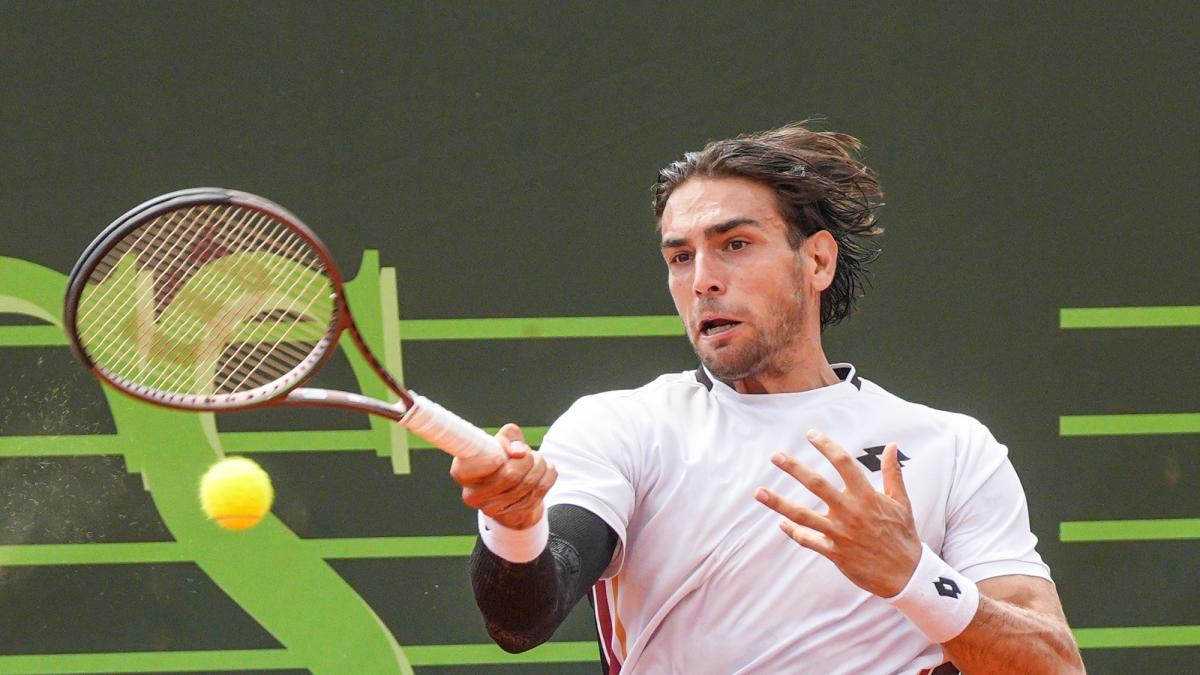 dalla valle batte passaro nel derby e vola ai quarti dell aspria tennis cup avanti anche comesana da Gazzetta.it dalla valle batte passaro nel derby e vola ai quarti dell aspria tennis cup avanti anche comesana