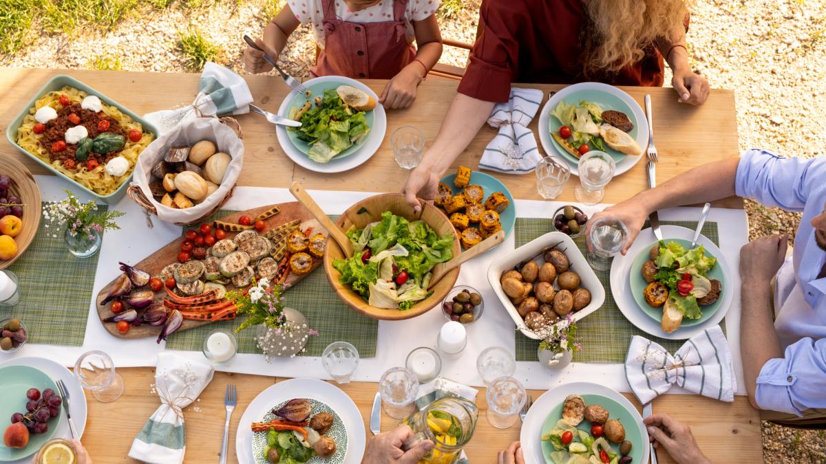 cosa mangiare a cena quando fa caldo per stare pi249 freschi e dormire meglio da Gazzetta.it cosa mangiare a cena quando fa caldo per stare pi249 freschi e dormire meglio