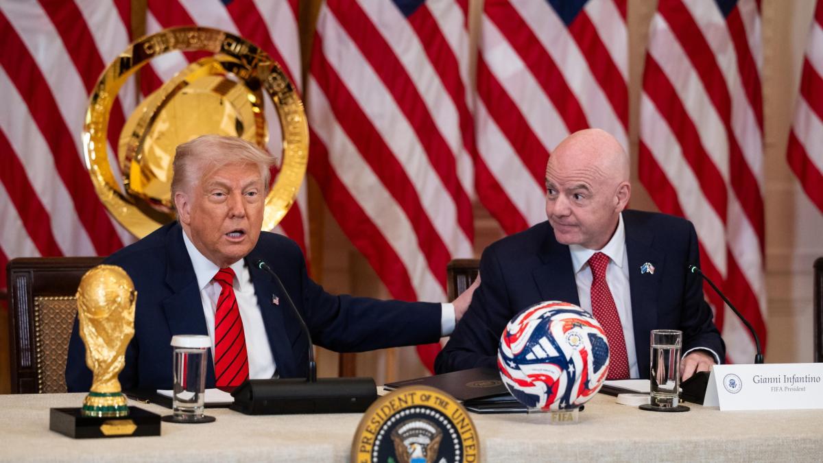live mondiale tensione tra polizia ed staff dell egitto trump per la finale shakira madonna e da Gazzetta.it live mondiale tensione tra polizia ed staff dell egitto trump per la finale shakira madonna e