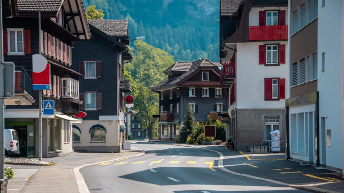 guidare in svizzera pedaggi limiti di velocit224 alcol prezzo benzina tutte le informazioni da Gazzetta.it guidare in svizzera pedaggi limiti di velocit224 alcol prezzo benzina tutte le informazioni