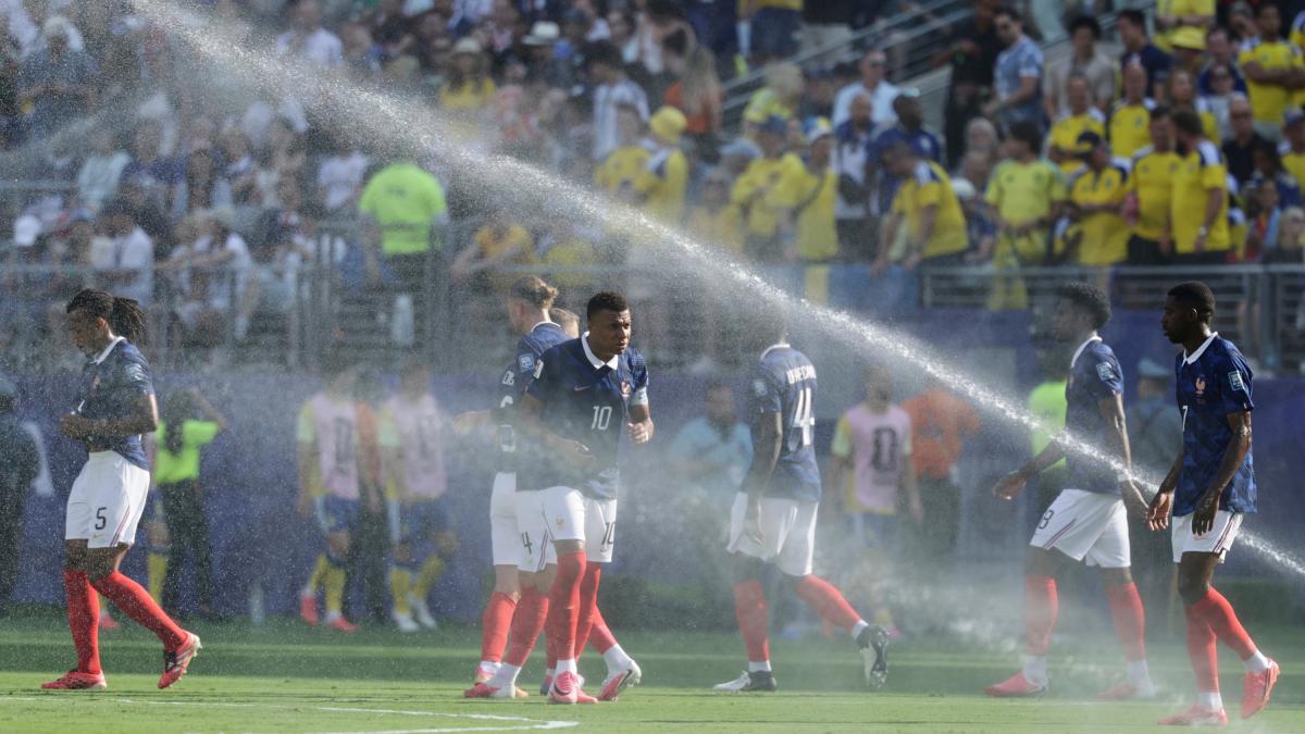 francia paraguay nell inferno di philadelphia 46176 percepiti ecco le contromisure di deschamps e per i tifosi da Gazzetta.it francia paraguay nell inferno di philadelphia 46176 percepiti ecco le contromisure di deschamps e per i tifosi
