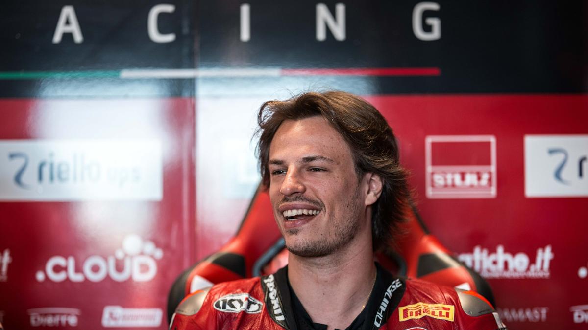 Nicolò Bulega firma la Race of Champions con le Panigale V4S al Wdw Ducati