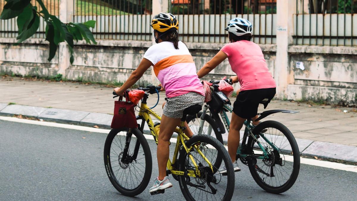 come dovrebbero guidare i ciclisti secondo la federazione dei ciclisti da Gazzetta.it come dovrebbero guidare i ciclisti secondo la federazione dei ciclisti