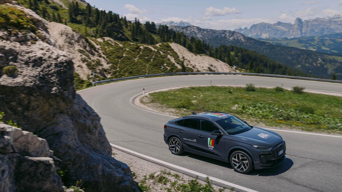 Audi e Maratona dles Dolomites, dieci anni insieme: in Alta Badia eventi, test drive e il simulatore di F1