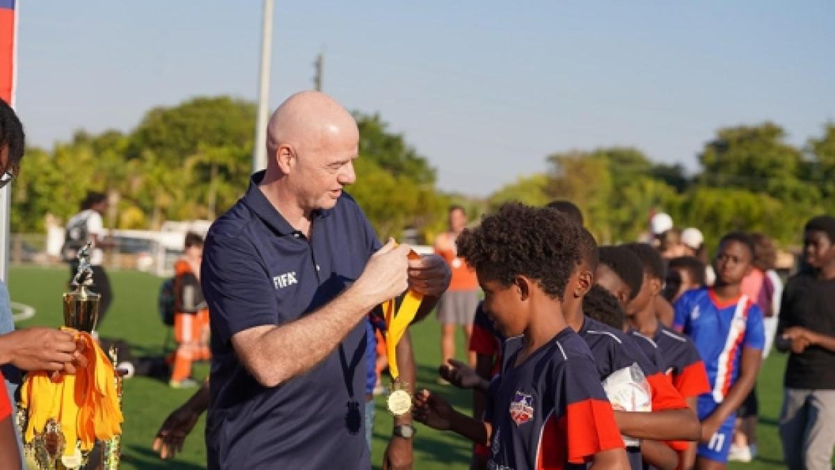 scuole calcio da 7000 euro e stadi da 20 mila posti al liceo il pallone negli states 232 un altro mondo da Gazzetta.it scuole calcio da 7000 euro e stadi da 20 mila posti al liceo il pallone negli states 232 un altro mondo