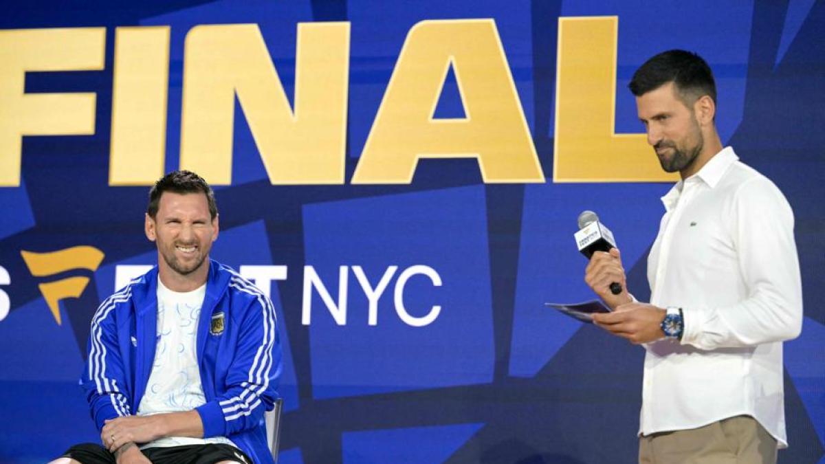 Alla fine niente tifosi insieme ai giornalisti. Ma le conferenze di Spagna e Argentina diventano show
