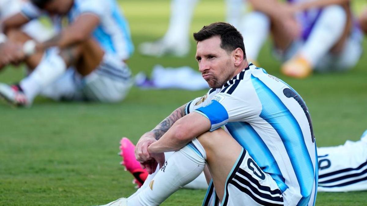 l ultima di messi 232 triste solo un tiro sulla faccia di merino e lacrime per l argentina da Gazzetta.it l ultima di messi 232 triste solo un tiro sulla faccia di merino e lacrime per l argentina
