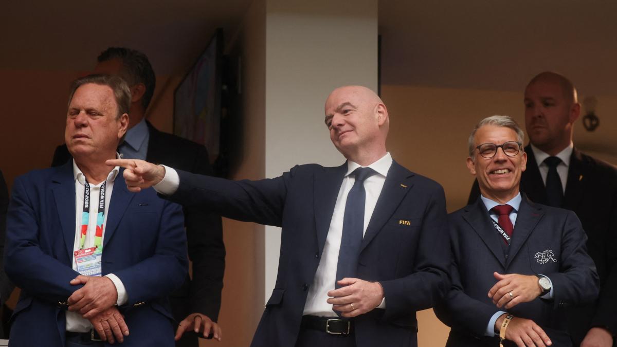 il gigantismo di infantino e il mondiale a 64 squadre altro che democrazia del calcio da Gazzetta.it il gigantismo di infantino e il mondiale a 64 squadre altro che democrazia del calcio