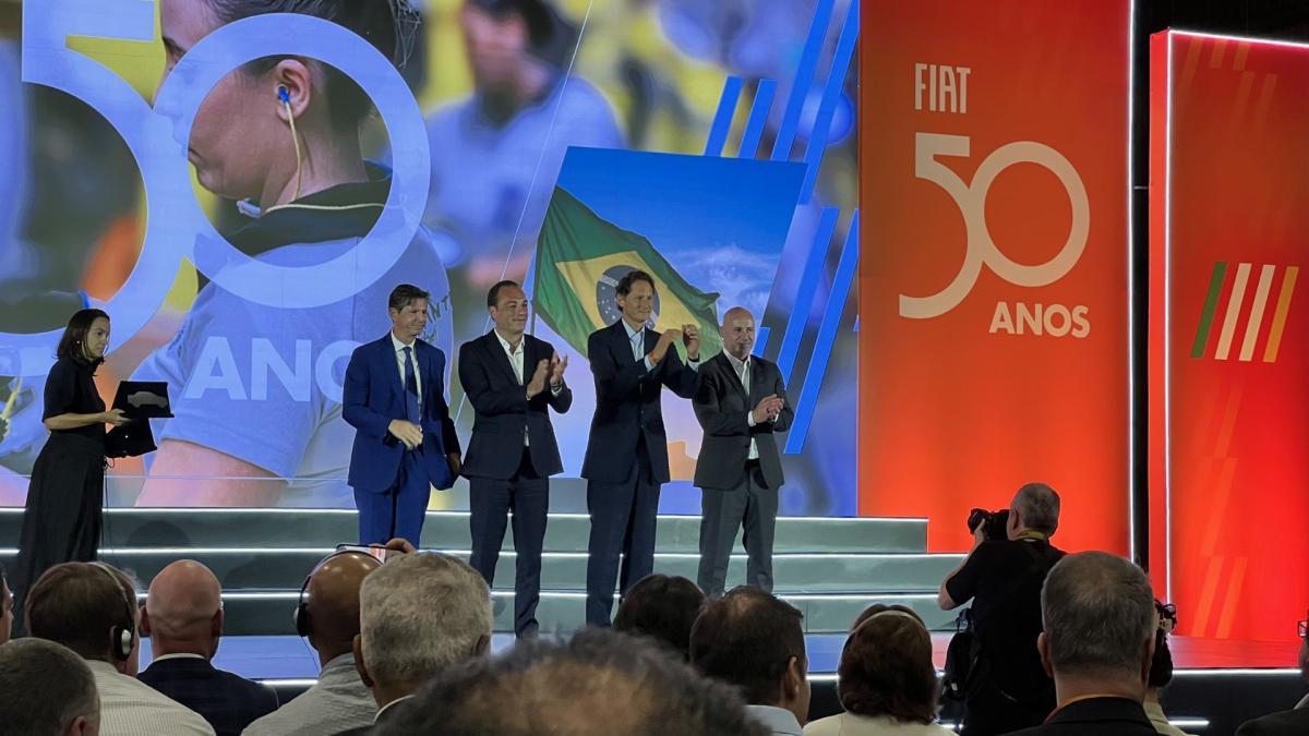 Fiat: 50 anni di carriera e 18 milioni di auto in Brasile. Filosa: "Continueremo a investire e innovare in Sudamerica"