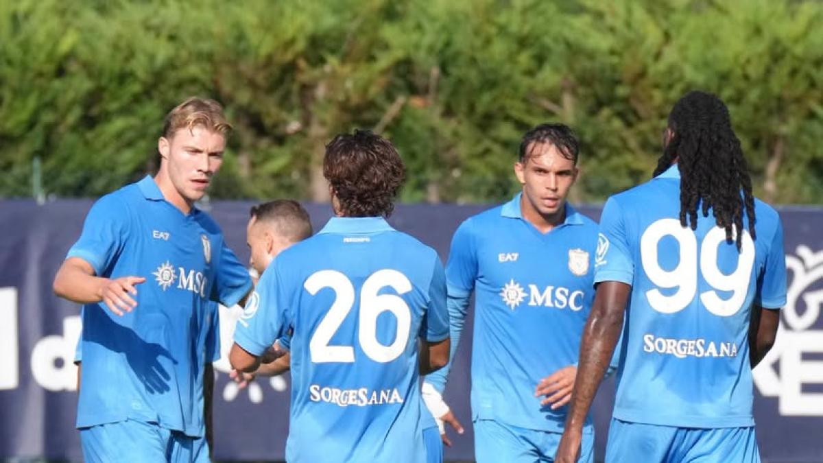 Hojlund e Giovane a segno, buoni progressi per il Napoli: 2-0 alla Carrarese in amichevole