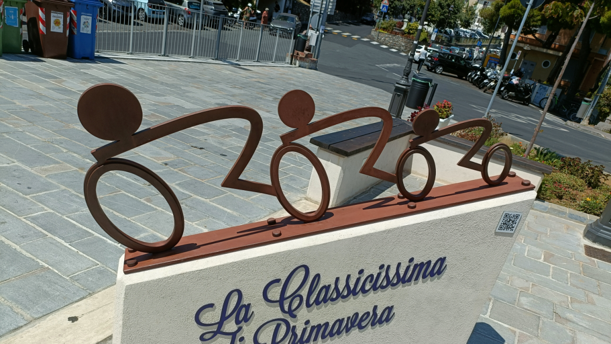 Milano-Sanremo, il Poggio cambia volto: arriva la statua simbolo della Classicissima