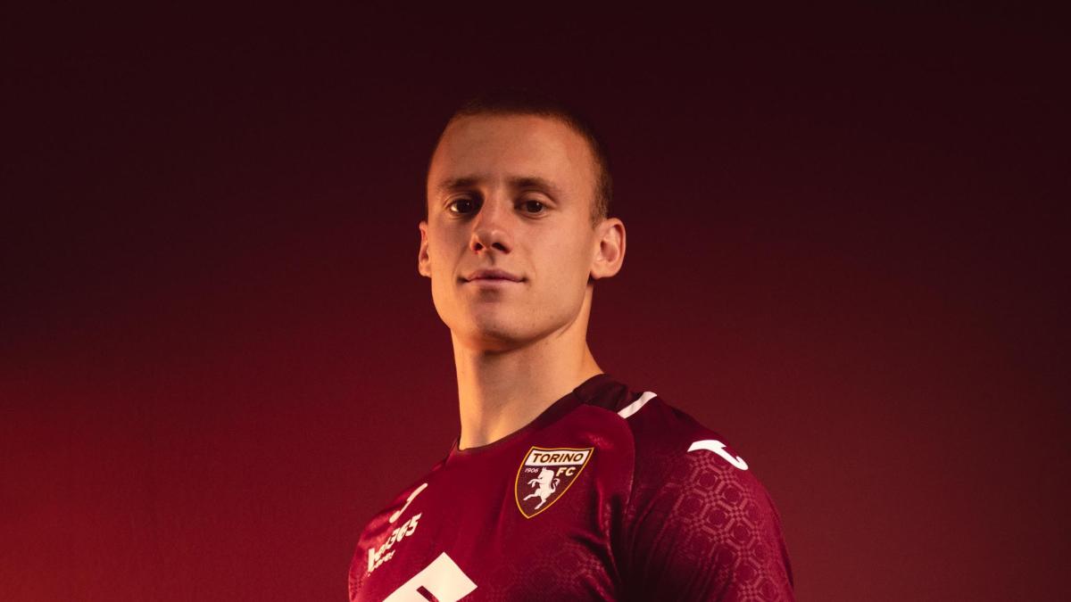 il torino alza il muro in difesa doppio colpo granata ecco comuzzo e comert da Gazzetta.it il torino alza il muro in difesa doppio colpo granata ecco comuzzo e comert