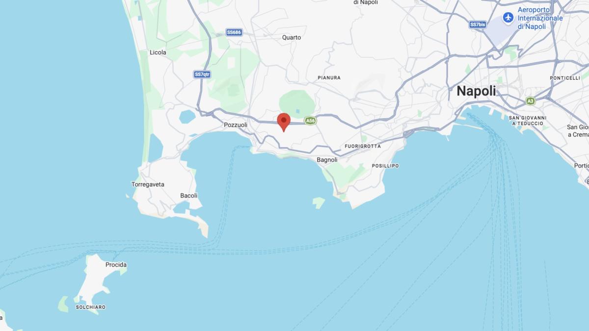 Terremoto a Napoli, scossa di magnitudo 4.7 ai Campi Flegrei: "È la più forte di sempre"