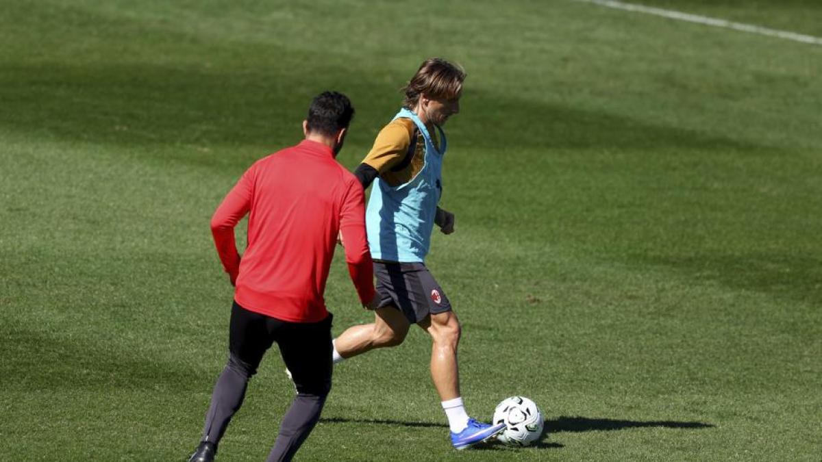 Modric interno, Pulisic e Saelemaekers a piede invertito: Amorim cambia... qualche vestito